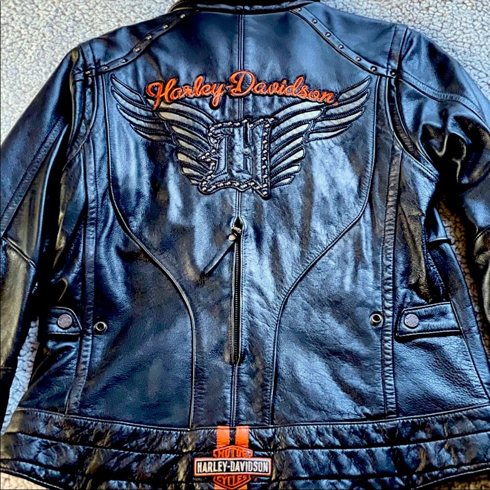 Harley Davidson leather jacket size Medium